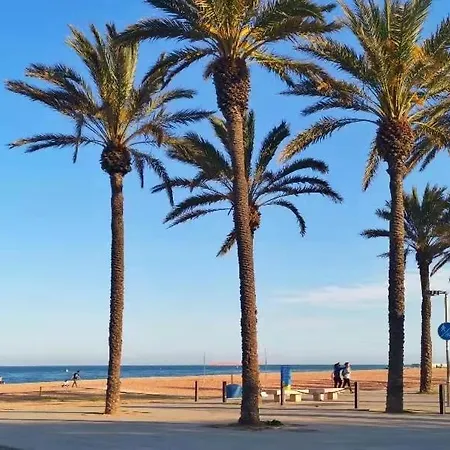 Bcn Center 10min/beach 3min/tren2min/alcampo 1min