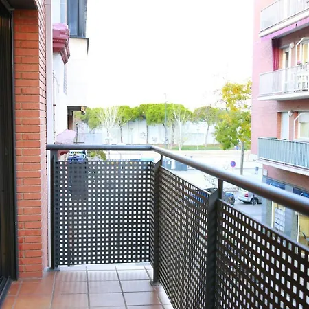 Bcn Center 10min/beach 3min/tren2min/alcampo 1min * Sant Adria de Besos