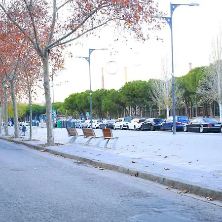 Bcn Center 10min/beach 3min/tren2min/alcampo 1min Apartment *