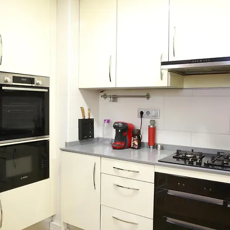 Bcn Center 10min/beach 3min/tren2min/alcampo 1min Apartment