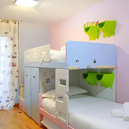 Bcn Center 10min/beach 3min/tren2min/alcampo 1min Apartment